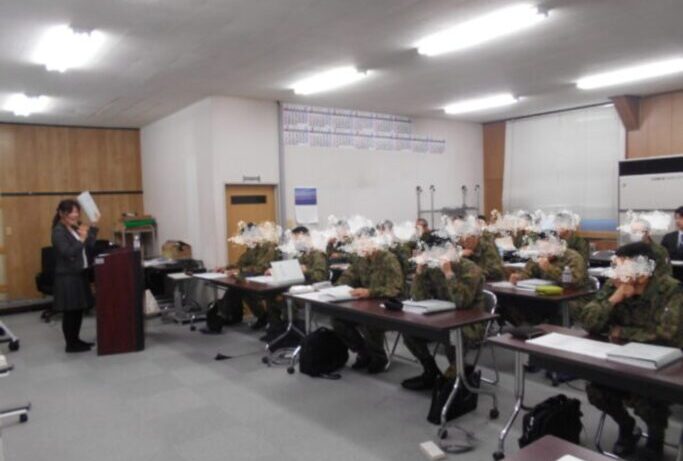 陸上自衛隊「業務管理教育」出張講義の様子
